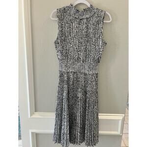 Nanette Lapore Women's Black White Spotted Print Pleated Sleeveless Sz 10 Dress
